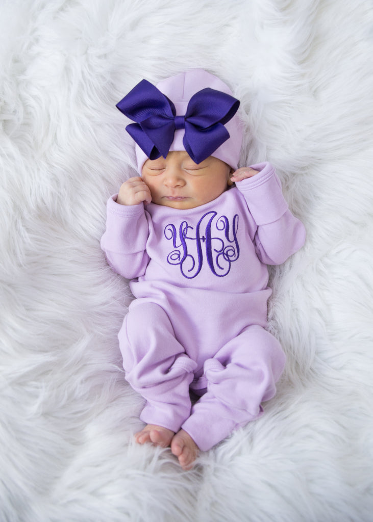 Newborn Girl Monogrammed Romper and Hat Outfit – Junie Grace