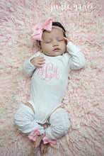 White scrunch leggings with pink bows